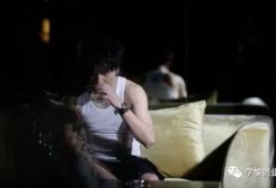 薛之谦被爆料喝醉酒视频,现场失控引热议