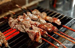 娱乐吃瓜酱有人在吃烧烤,吃瓜群众围观美食狂欢